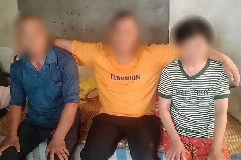 30岁男子在广州流浪多年，警方发现：出生后就没入户