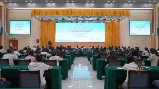 “丝路电商”经贸合作喀什交流会举行，助力喀什成为丝路电商的枢纽城市