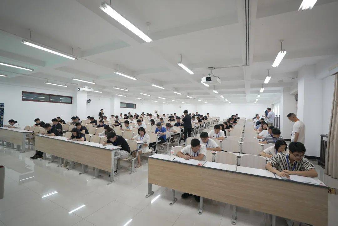 贵州省白酒专家委员会__贵州白酒评委