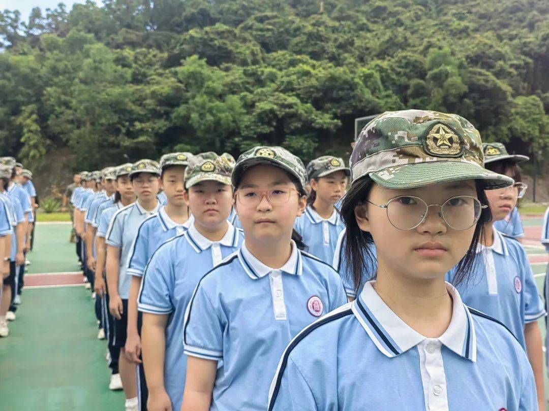 扬青春之帆,铸军魂之志