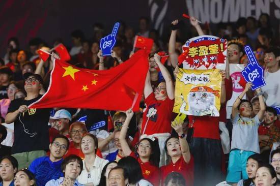 从世联赛3:2到世锦赛3:0，中国女排这场硬仗为什么赢？｜行走女排世锦赛