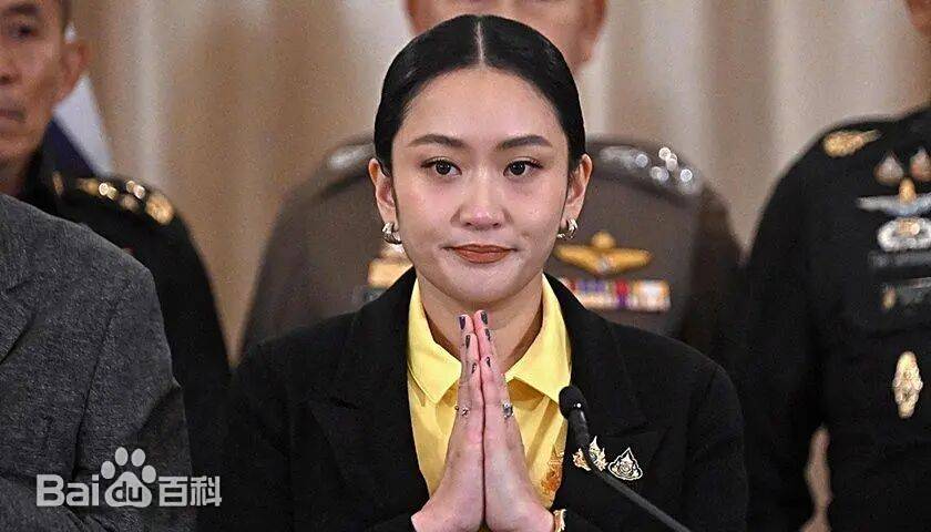 踩到政治炸弹！佩通坦倒台根本原因曝光：犯下三大致命错误，神仙救不了！
