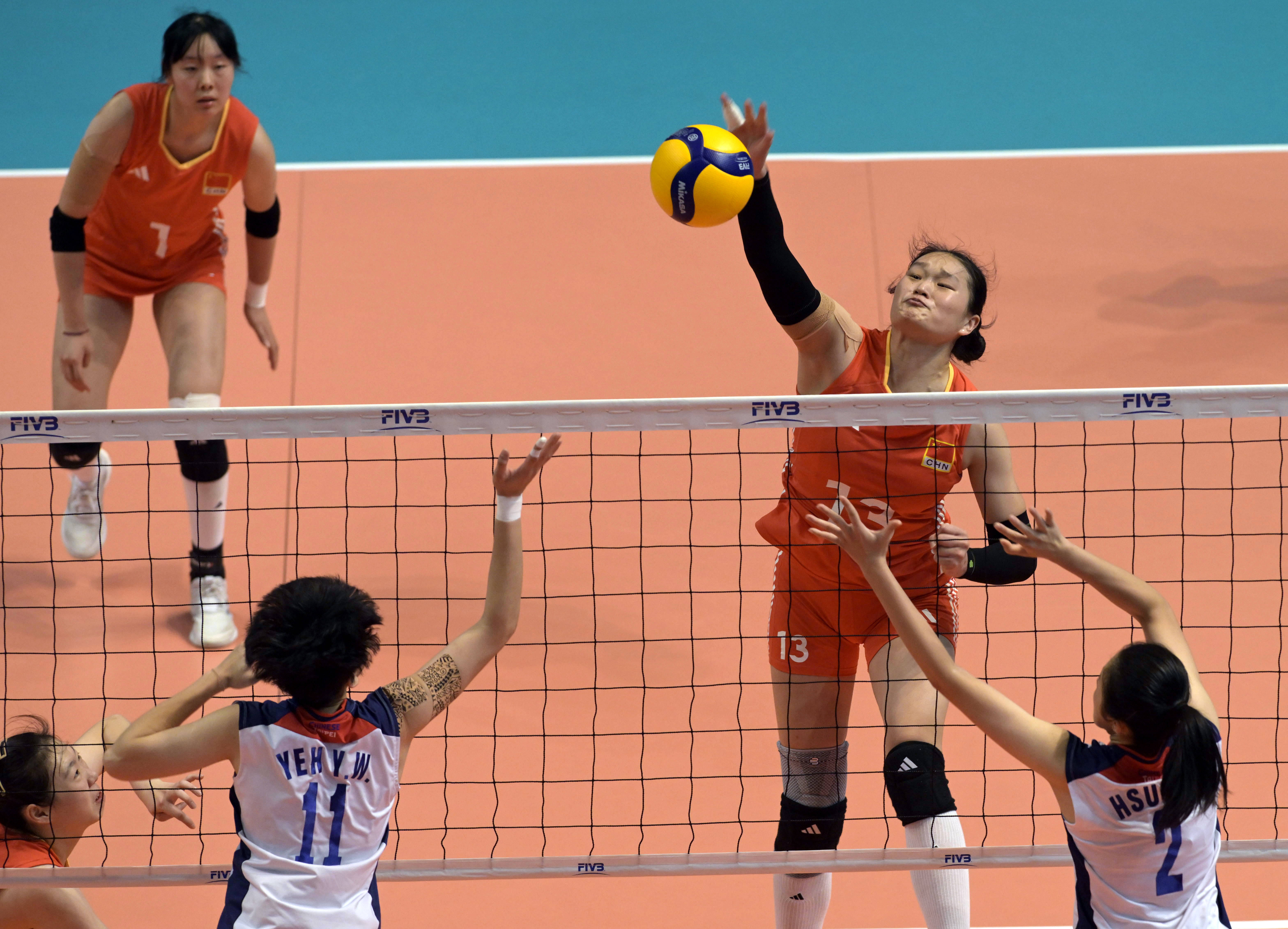 —中国队获得2025亚洲东区女子排球锦标赛冠军