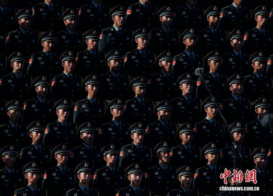 【中新画报】钢铁为笔 天空为卷 震撼回顾抗战胜利70周年阅兵