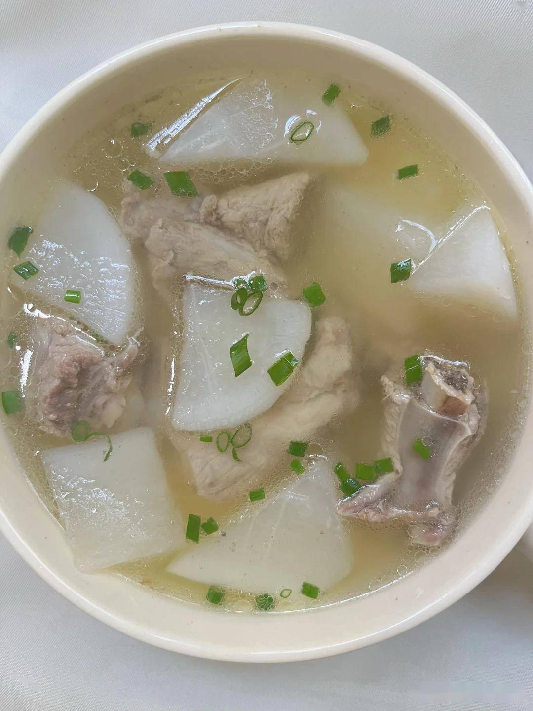 萝卜排骨汤怎么做?抓住"2个关键",汤鲜肉嫩,不油腻