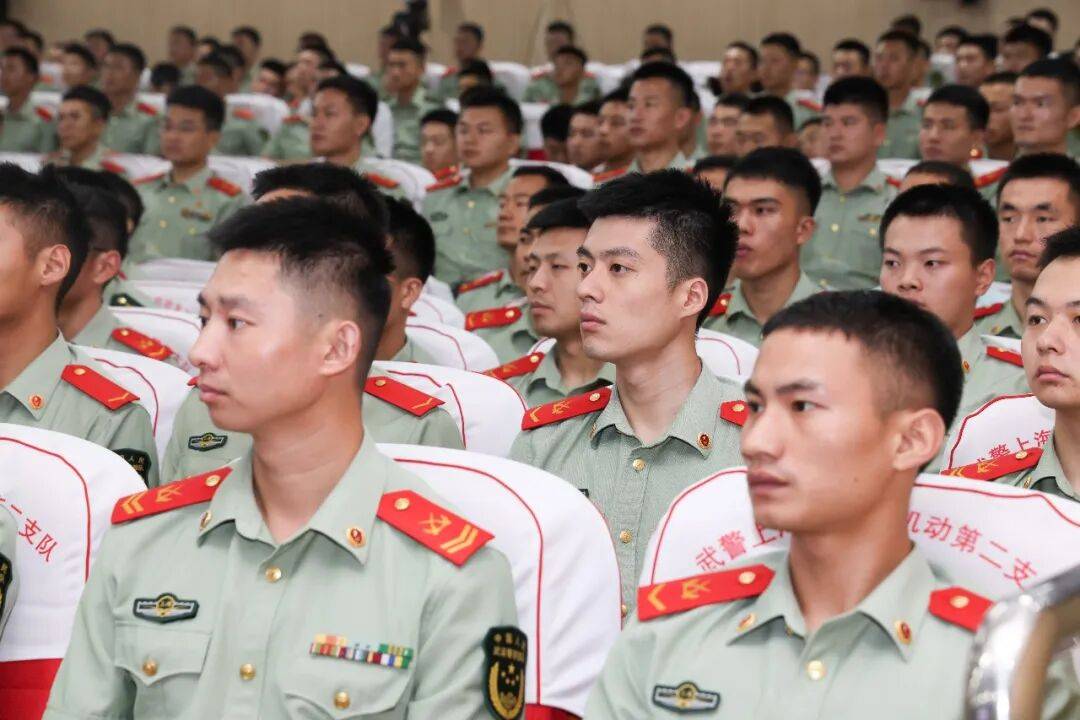 武警部队官兵收听收看纪念中国人民抗日战争暨世界反法西斯战争胜利80周年大会