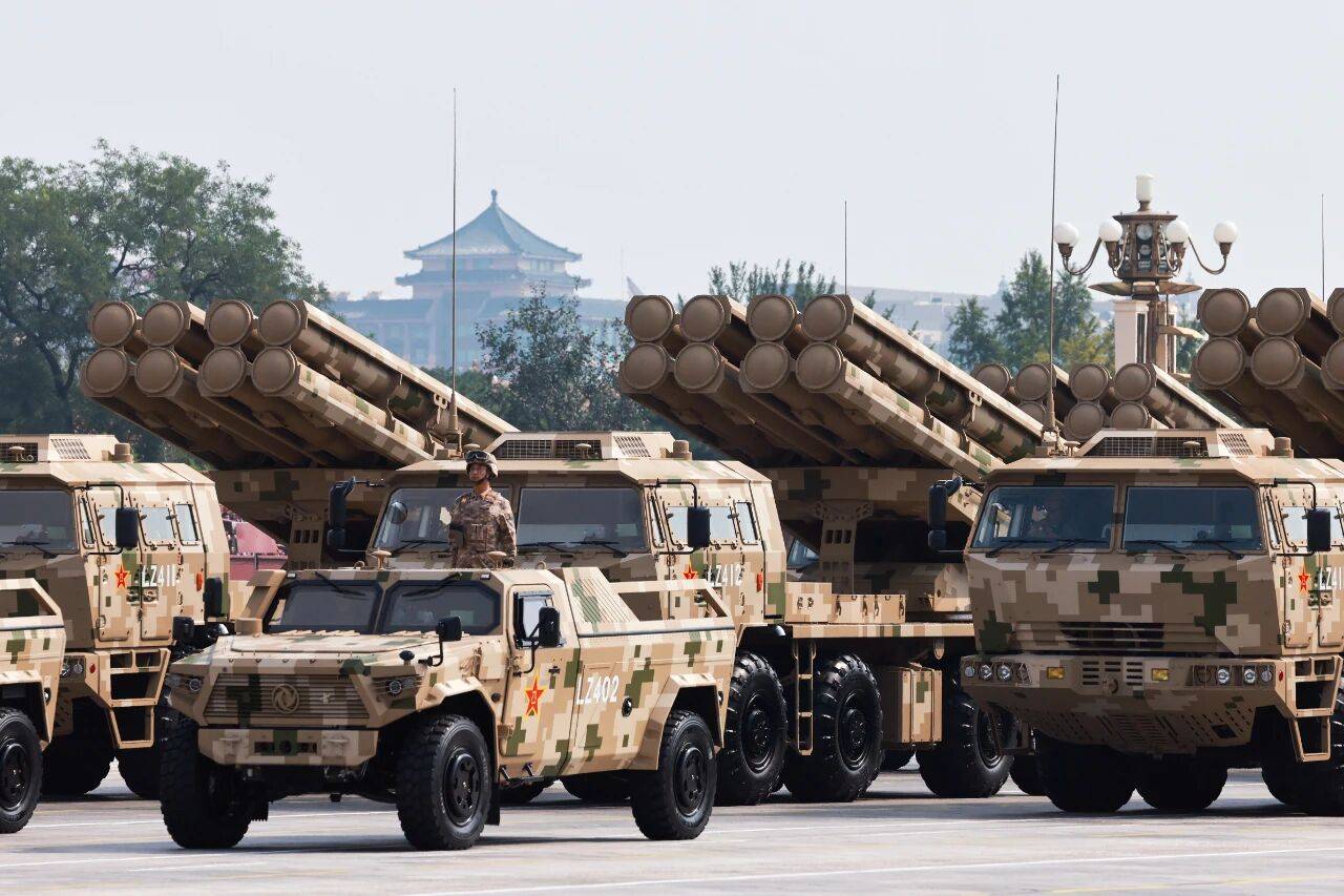 再看亿遍!九三阅兵东风军车高清大图来了