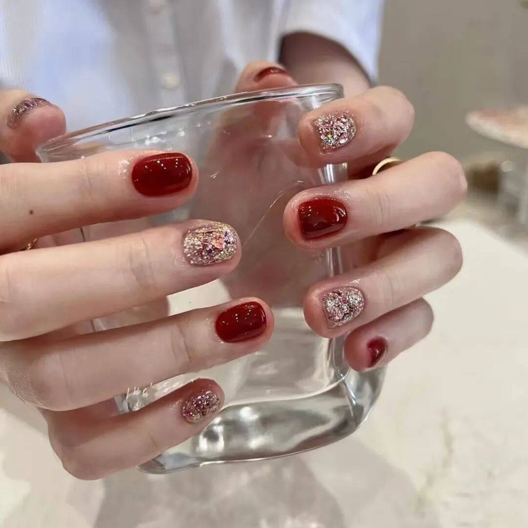 如果你也想开一家单店一天光美团就能有70个客户的美甲帮连锁,可以