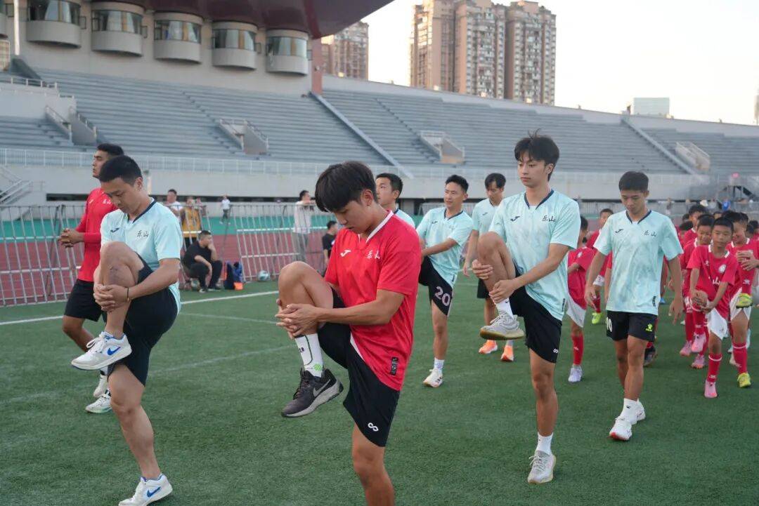 川超现场 乐山队全力备战！为他们加油！