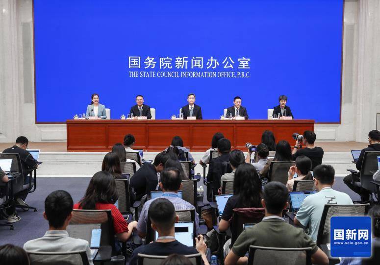 财政部部长蓝佛安：今年将安排1000亿元发放育儿补贴