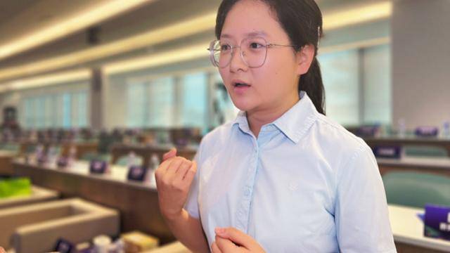 AI女博士康春的温暖之举：为老人打造情感适老大模型，填补情感空缺