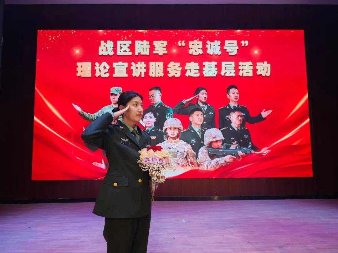 上尉女军官，收到北大录取通知书！