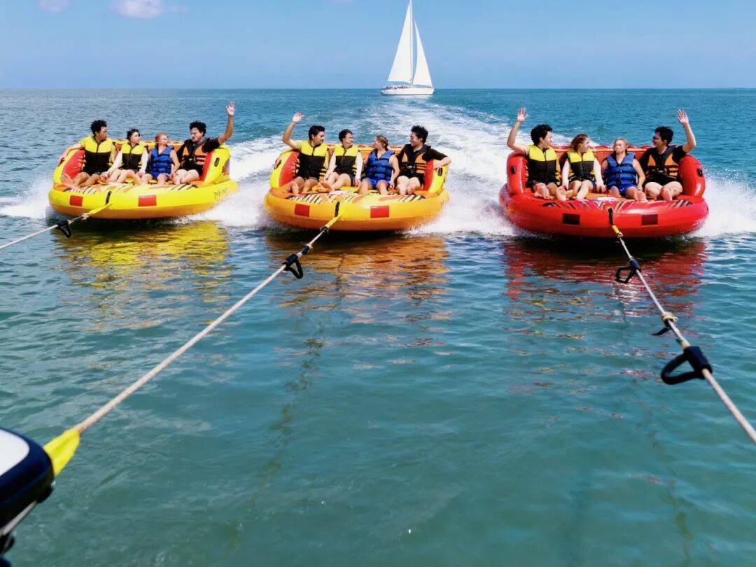 双人摩托艇 ,海上拖伞,海上沙发等超多项目,周末冲!