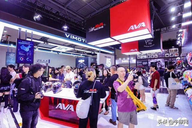 中国摩博会｜AVA 头盔场外巨型头盔咖啡成摩博会打卡新地标！