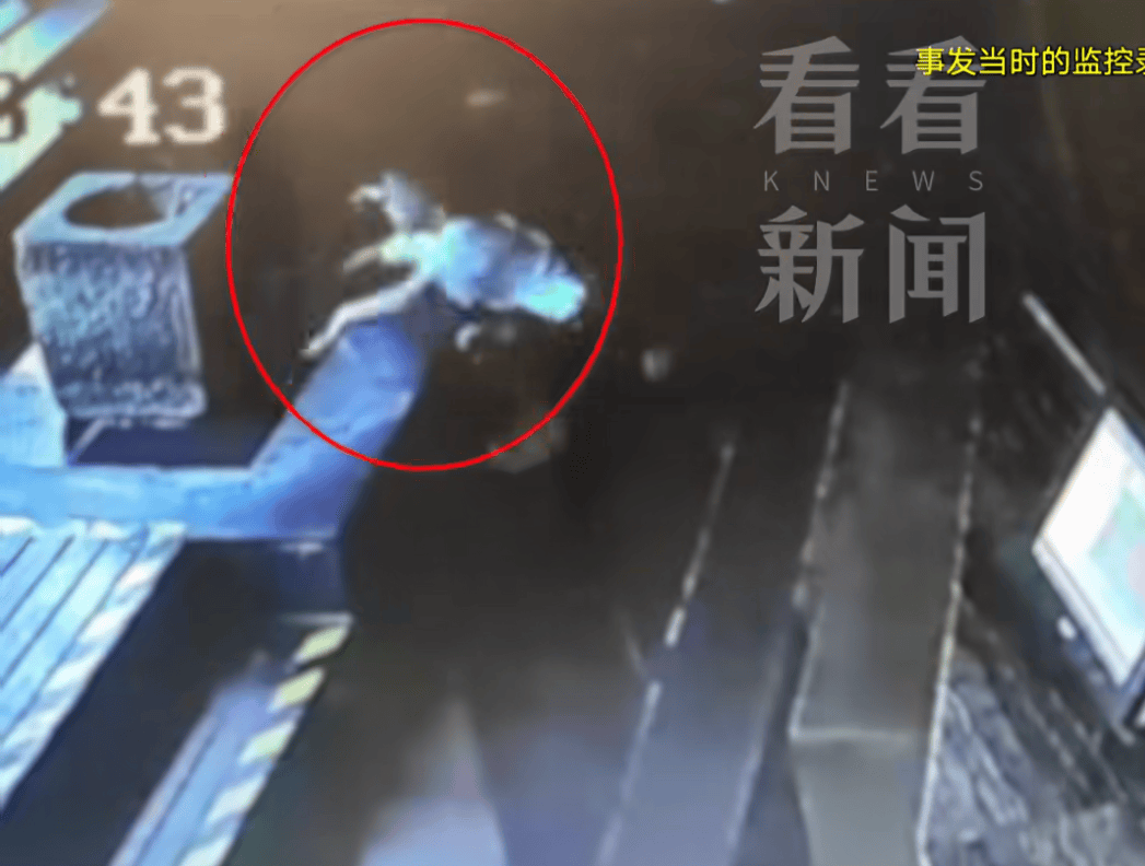 血流不止，脸上缝30多针需整容！上海一知名火锅店发生意外，顾客和商家互相指责……