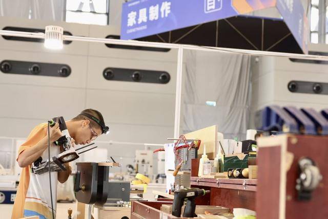 新兴产业赛项占比超半数！第三届全国职业技能大赛锚定新质生产力工匠人才培养