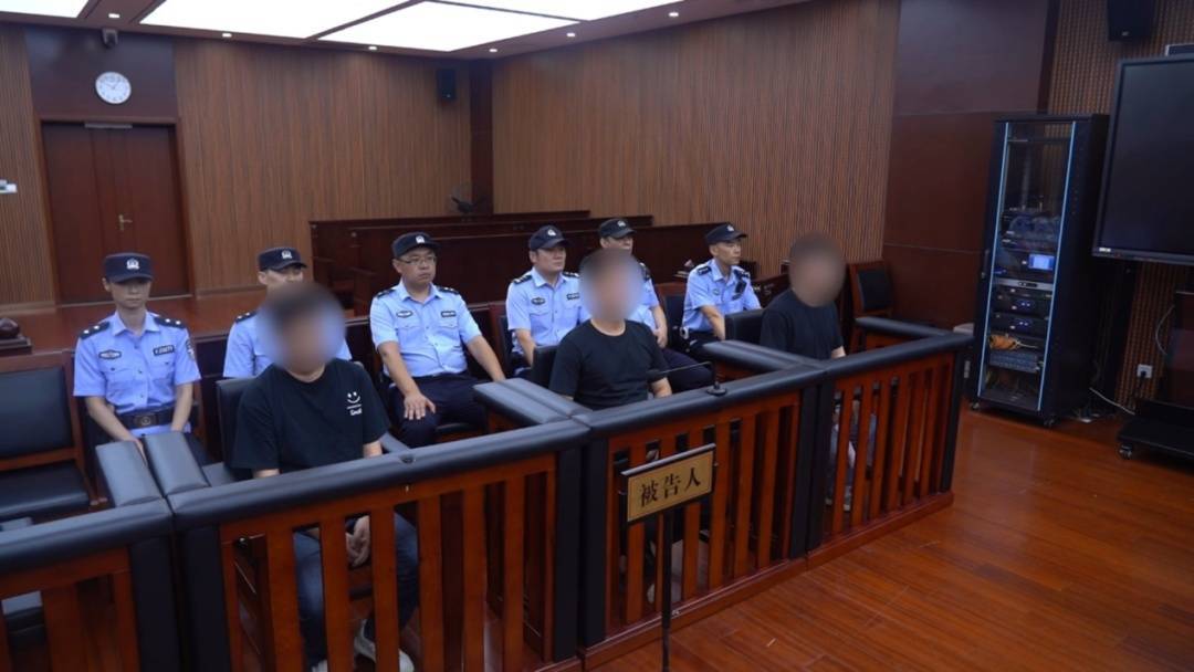 为抢门票制售抢票软件，太“刑”了！