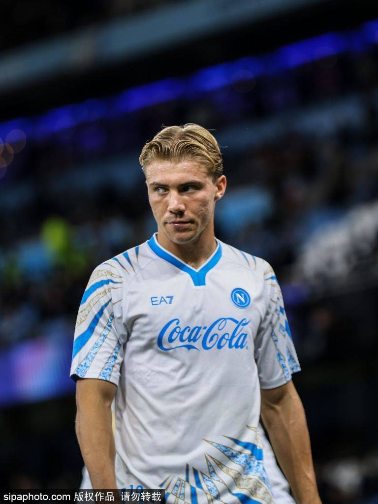 哈兰德94分钟绝杀！1.2亿身价背后藏着多少凌晨4点的训练录像？