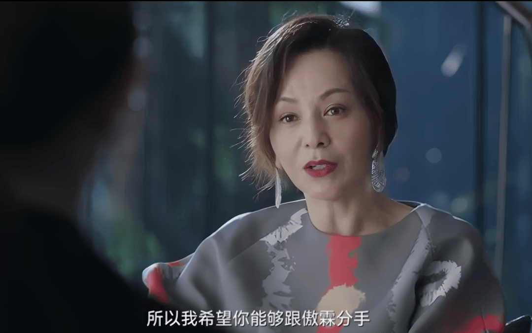 55岁王琳：风情万种，独身一人