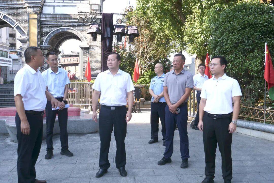 中秋,国庆两节即将来临,9月28日,长汀县委书记赖进益带队调研国庆中秋