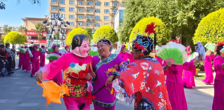 欢歌热舞 喜迎国庆——河北街道农场社区举办文艺演出