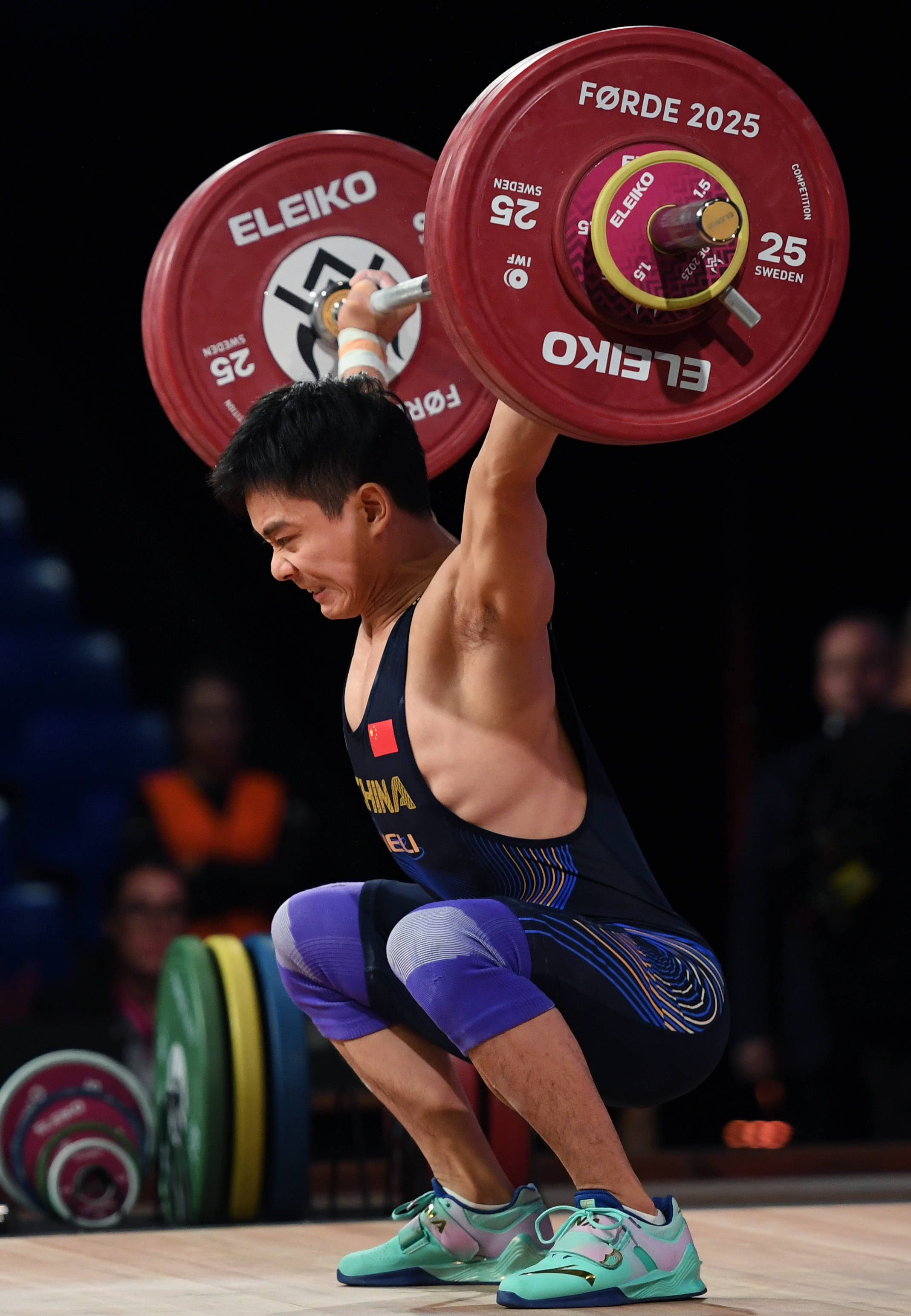 举重世锦赛:中国选手王浩男子60公斤级摘金