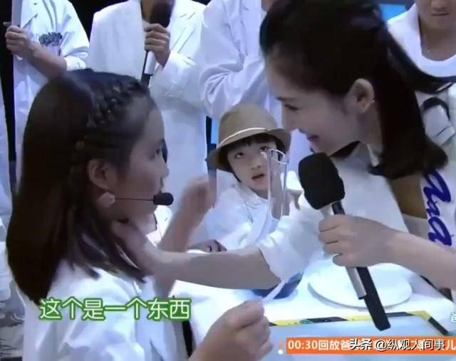 央视中秋晚会名单曝光，看了主持人阵容，网友哭了：请不到人了吗