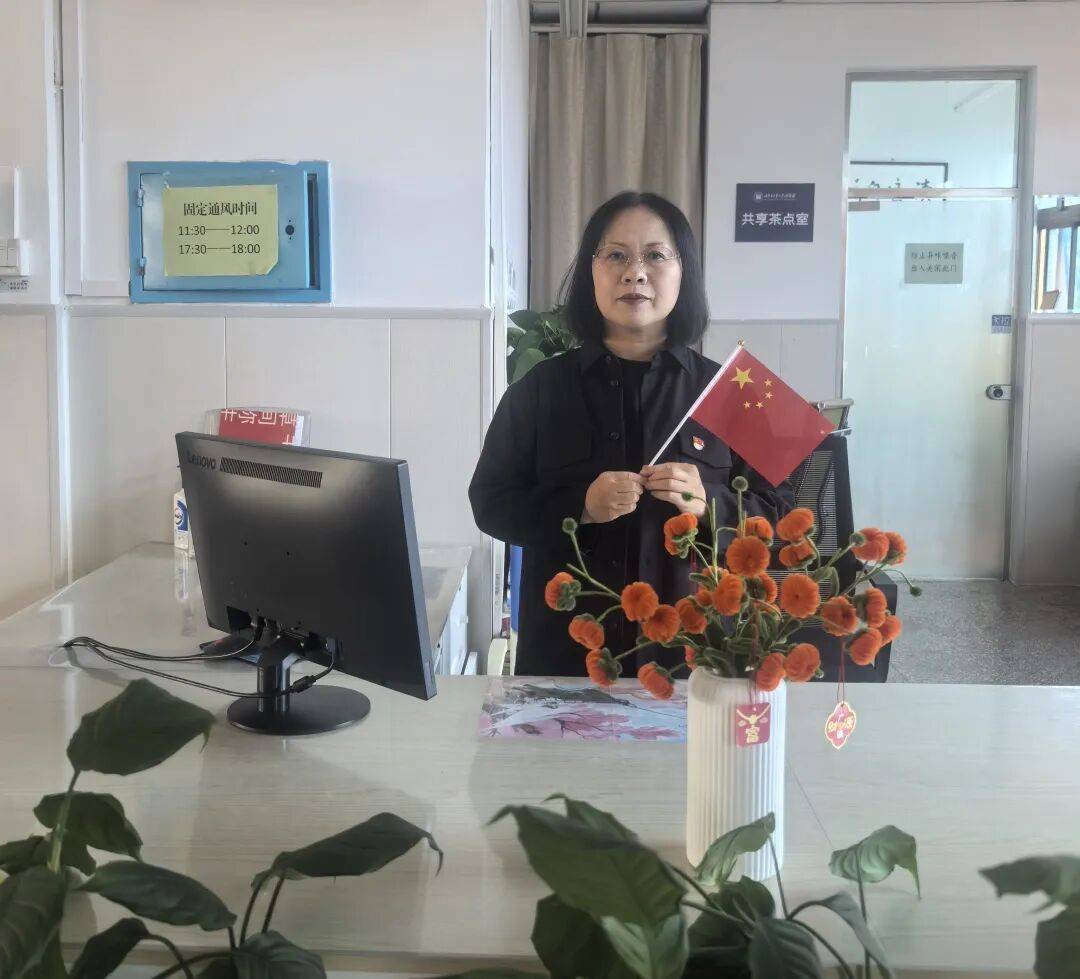 双节同庆，书香不息——图书馆双节假期学习氛围浓厚