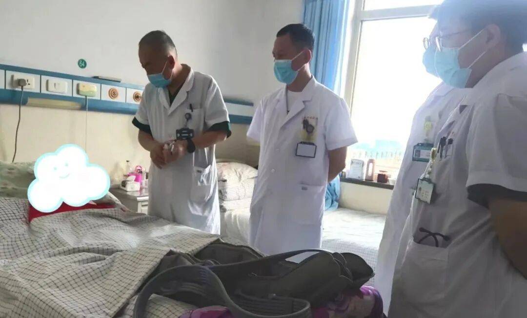 【节日我在岗】平凡因坚守而不凡 奉献因热爱而闪光——致敬每一位“双节”仍坚守在岗位上的中医人