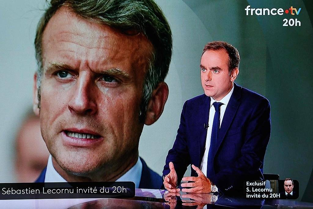 马克龙塞纳河畔独行：任内第七位总理闪辞，盟友割席，“下台”声四起 -华闻时空