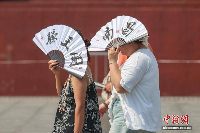 江西南昌：“秋老虎”持续 高温日全年天数破纪录