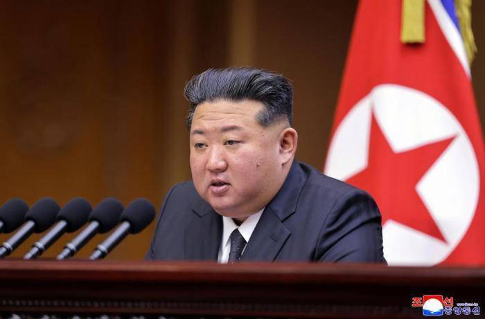 金正恩出席朝鲜阅兵式发表讲话 重申强化国防力量
