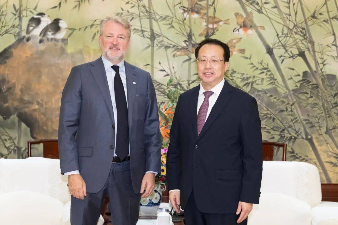 越是国际形势复杂多变时，越要加强国际合作！龚正会见来沪参加上海市市长国际企业家咨询会议的企业家代表