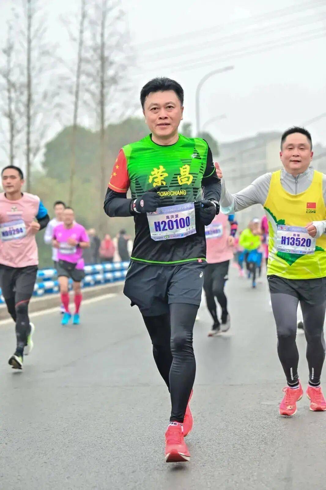 法学博士万容任荣昌区委书记，“网红书记”高洪波新职明确