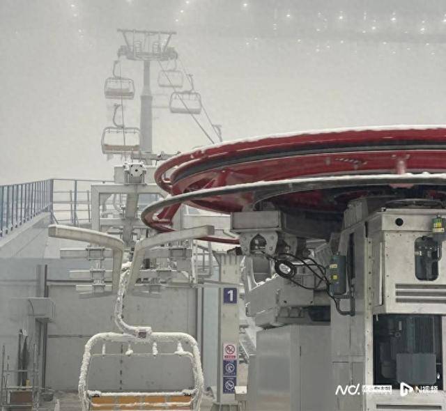 港客被裸冰卡板缝12针 华发冰雪世界开业被质