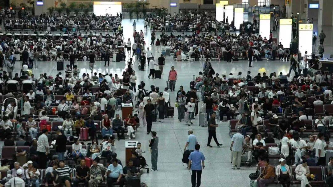 哈铁“双节”运输圆满收官，日均发送旅客数量同比增长5.3%