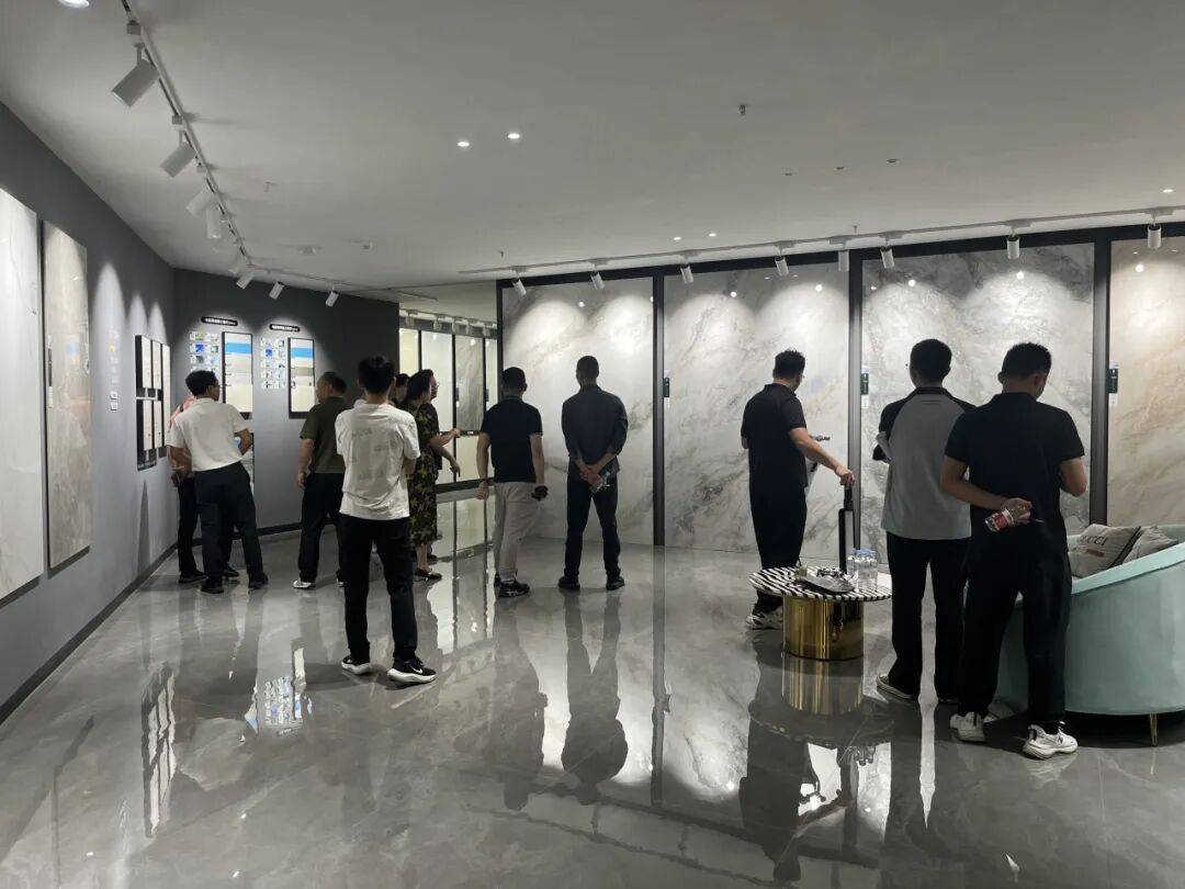 金舵瓷砖品牌开放日圆满落幕,以匠心对话设计,以新品预见未来