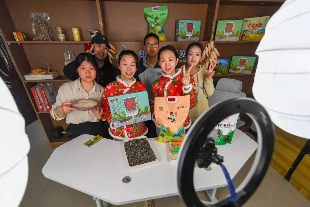 民族团结丨铸牢民族团结之本，共创光明美好未来