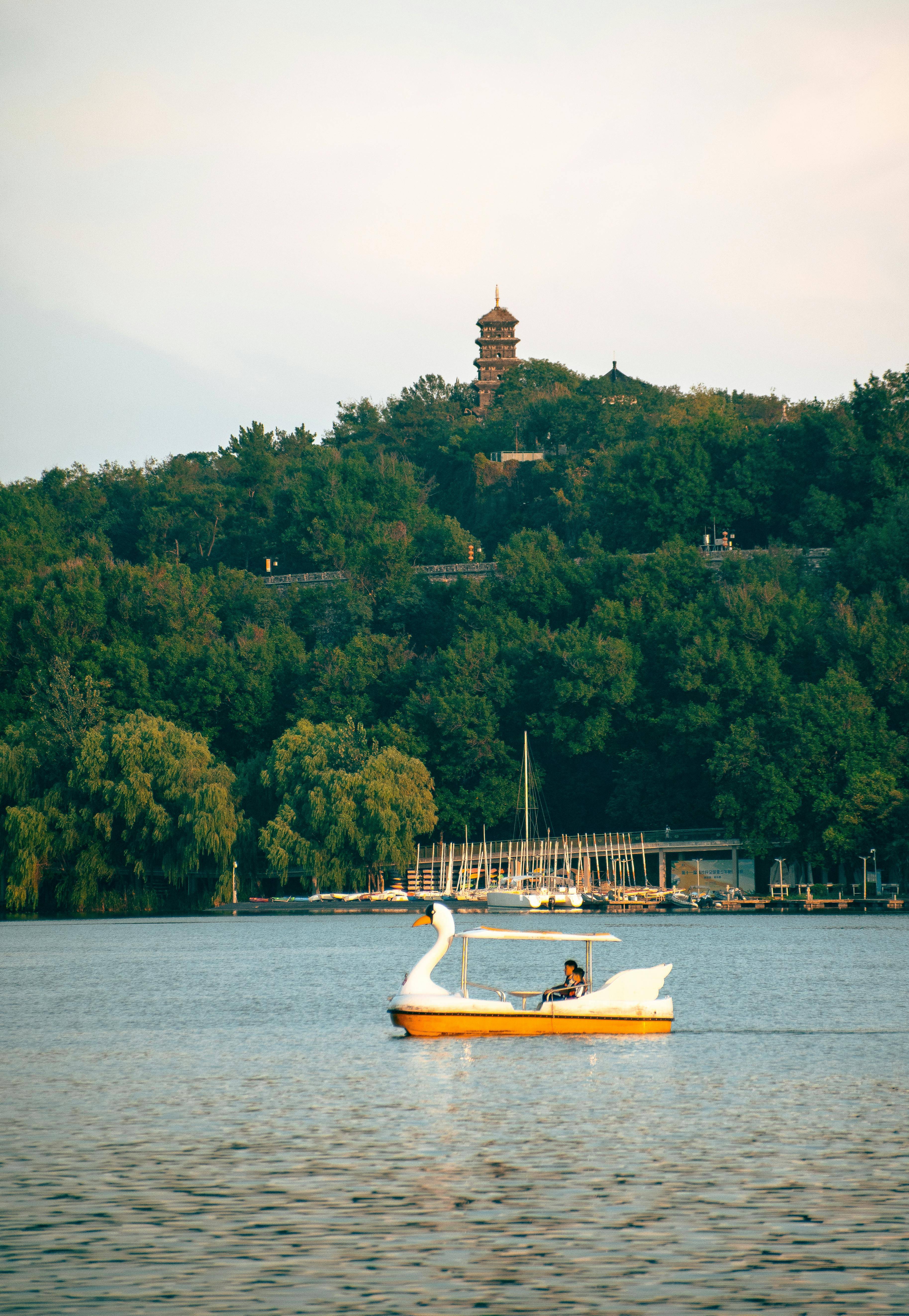 济南大明湖健身广场成打卡地,全民健身焕发城市活力