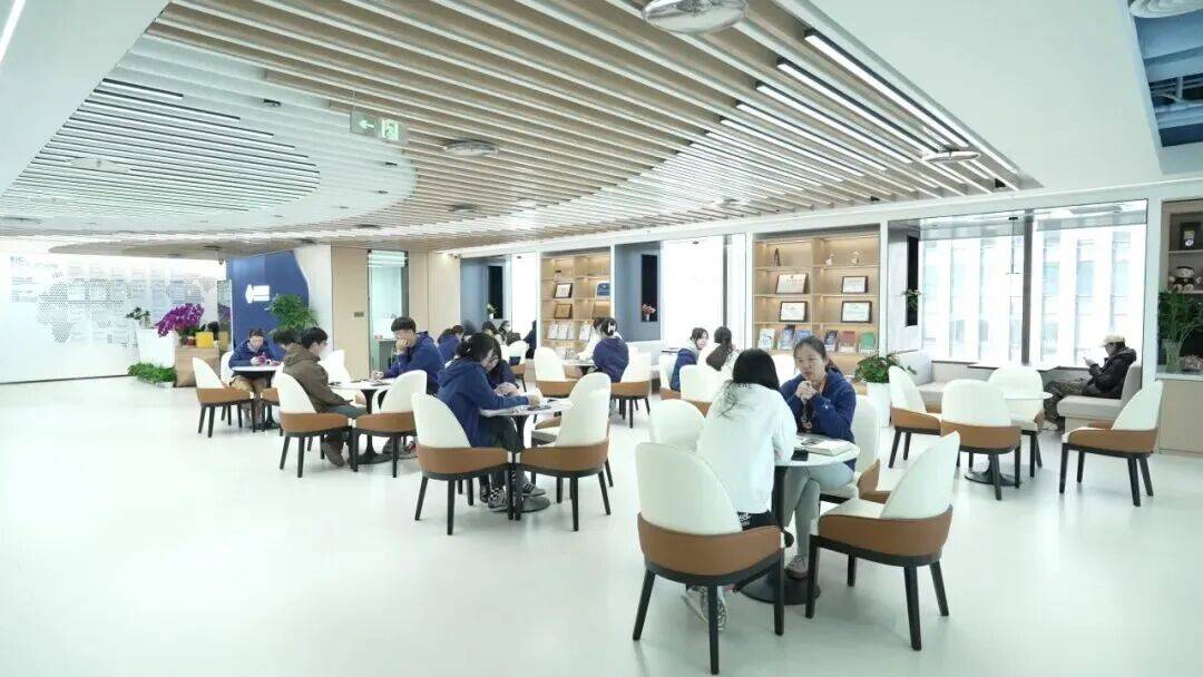 英国博士申请_英国硕士申请职场体验_英国硕士申请早规划