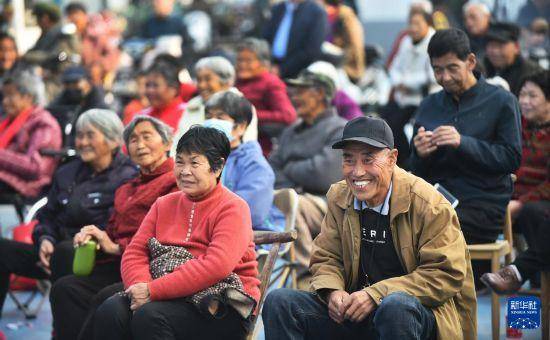 多彩活动迎重阳