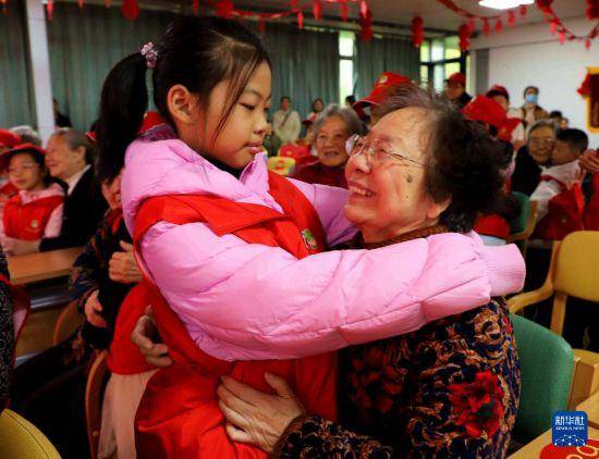 多彩活动迎重阳