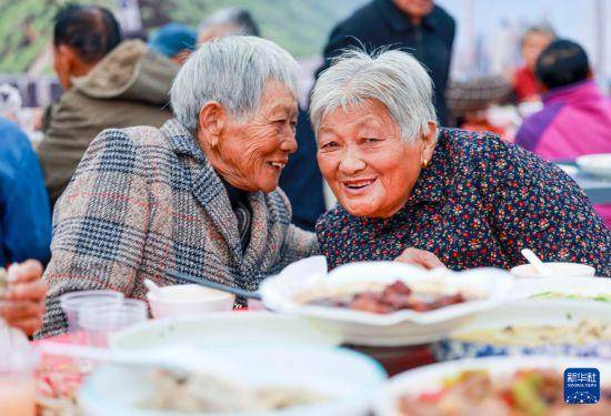 多彩活动迎重阳