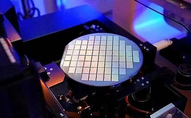 原创             北大天才朱佳迪，帮助美国攻克1nm芯片难题后，中国出现奇怪现象