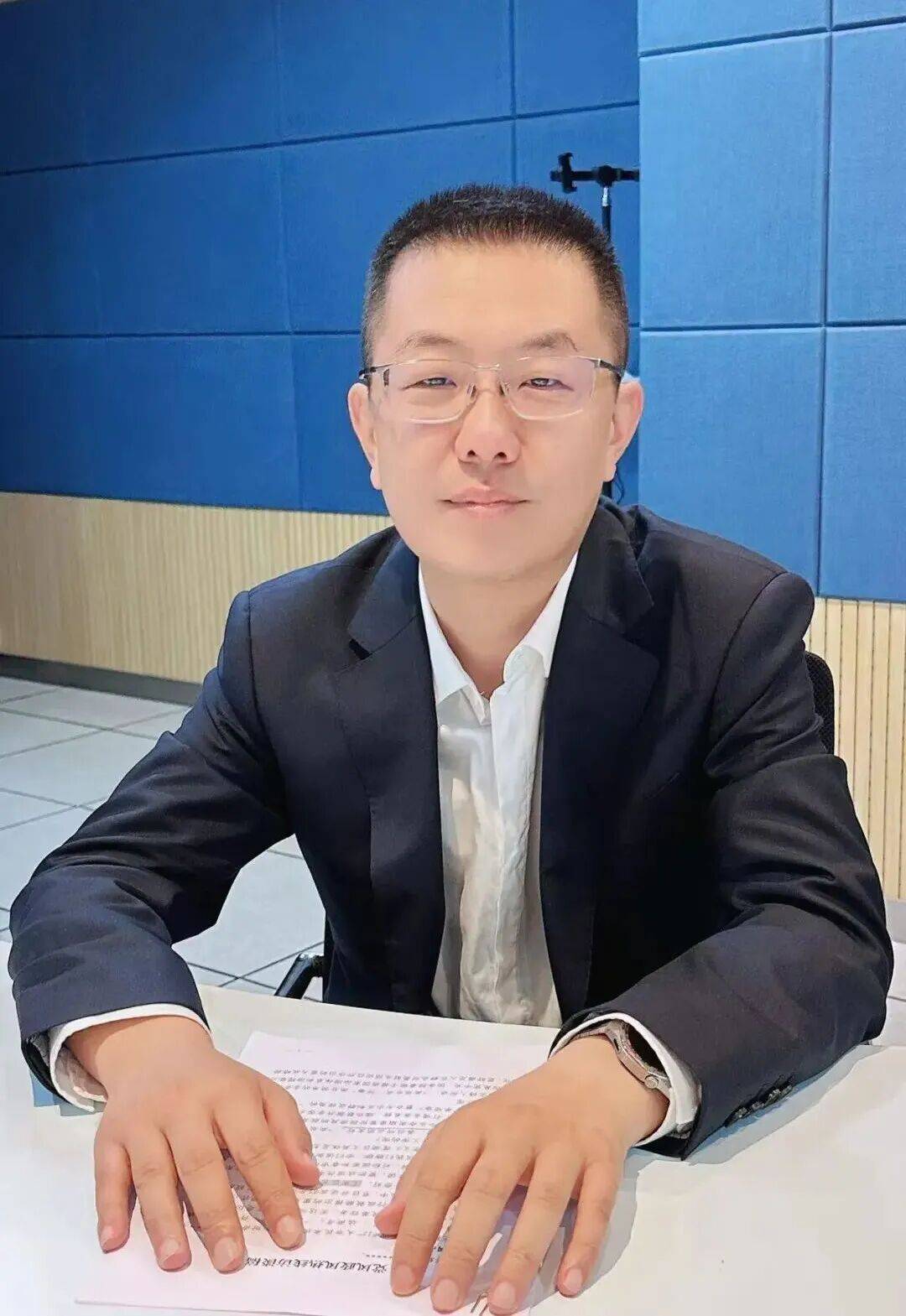 邀请莲湖区人民政府副区长宋强莲湖区数据和行政审批局局长薛世雄