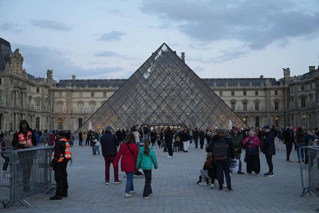 涉嫌参与有组织团伙盗窃 一卢浮宫抢劫案嫌疑人被起诉