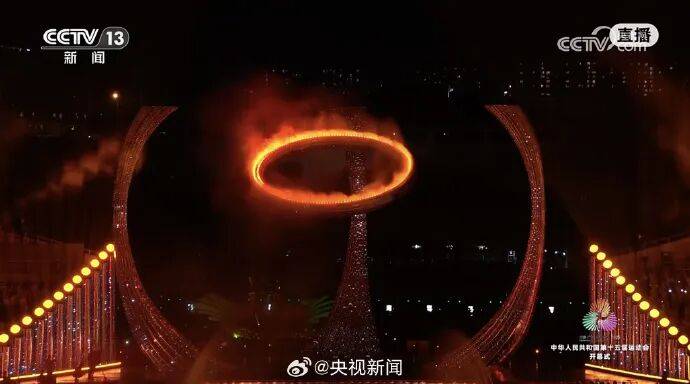 主火炬点燃！火炬手是他们！