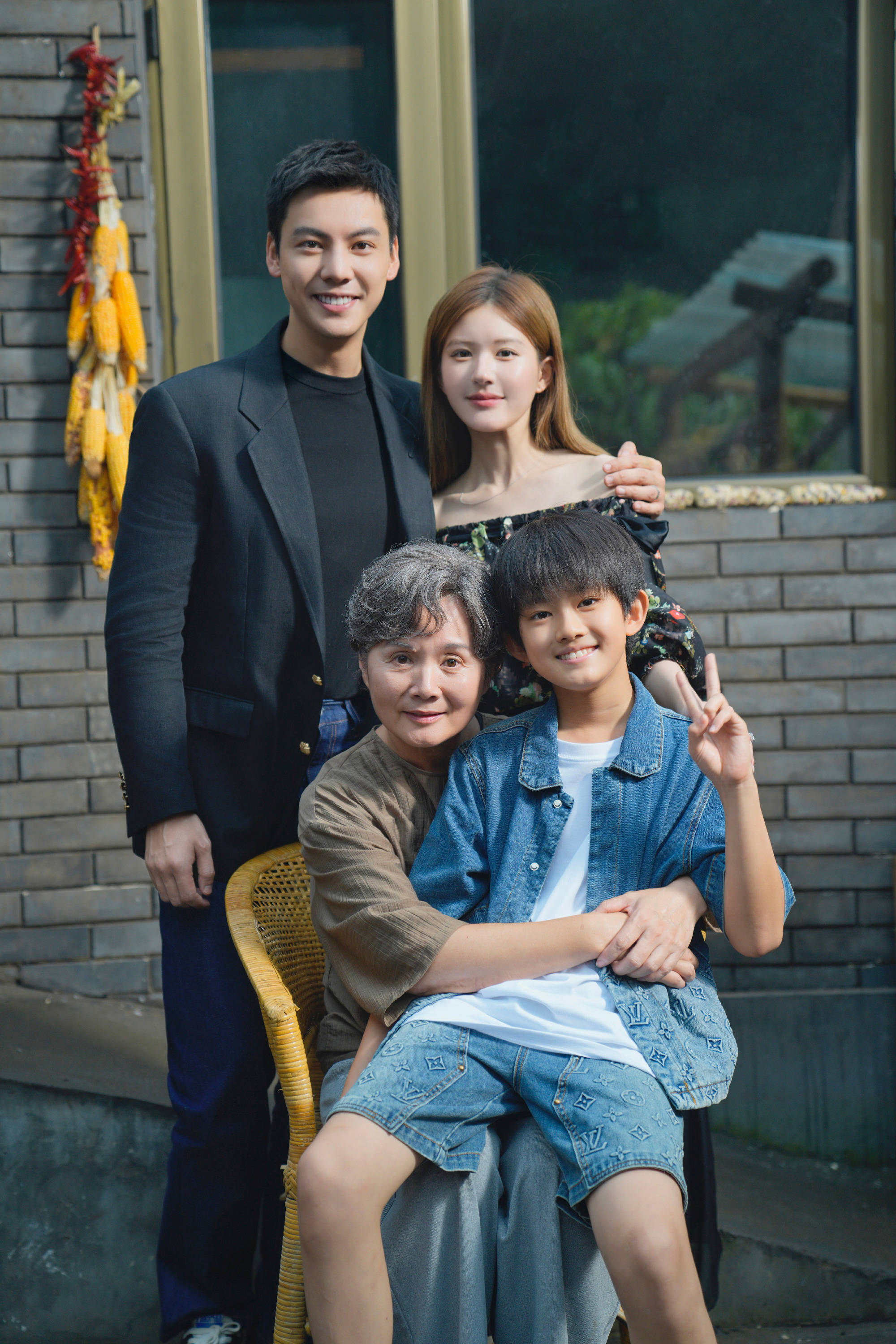 剧方回应赵露思、陈伟霆在庆功宴上直播卖货:凑巧 剧方回应赵露思、陈伟霆在庆功宴上直播卖货:凑巧