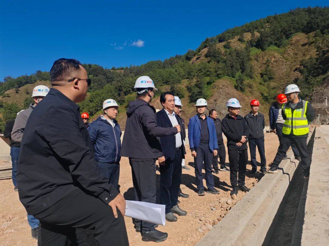 项目调研丨丽江市水务局局长李正荣调研华坪县马鹿水库