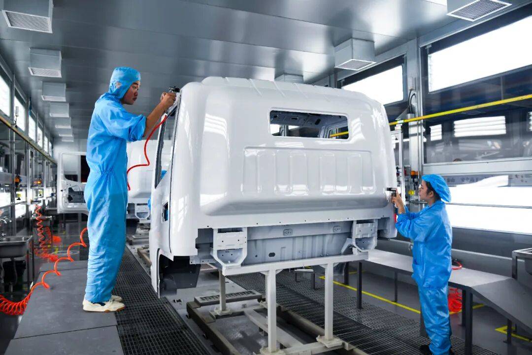 冲刺季"进度条"!贵州长江汽车全力赶订单